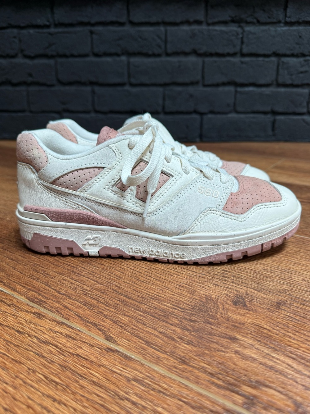 New Balance 550